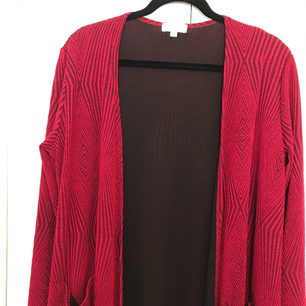 LuLaRoe small red Sarah